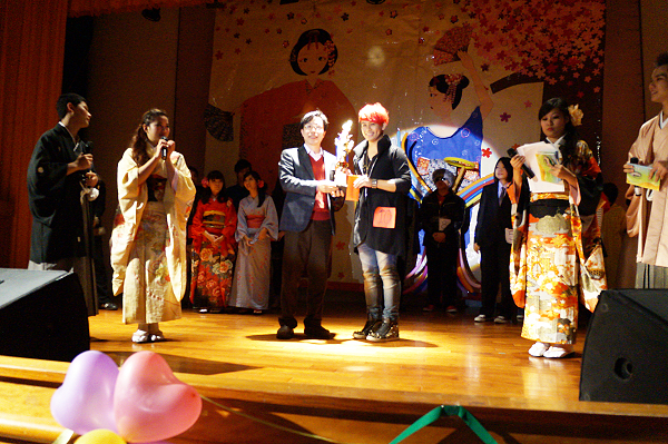 日本传统舞踊打头阵 「忘年会暨红白歌合战」热闹开唱 - 